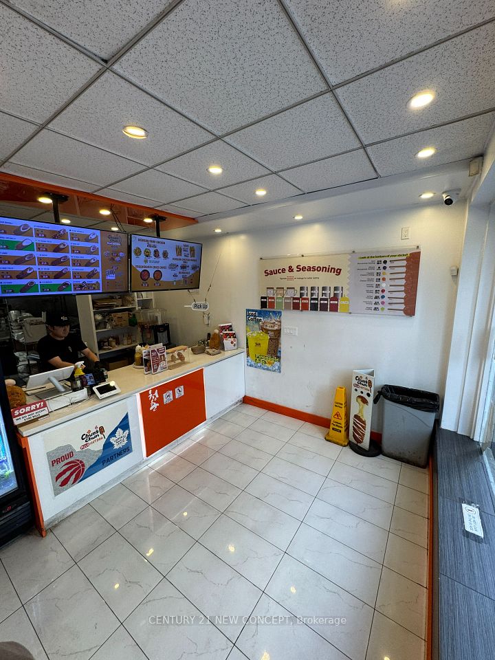 5 Spring Garden Avenue, Toronto C14, ON M2N 3G1