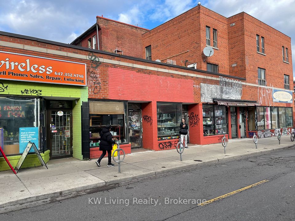 376-378 Spadina Avenue, Toronto C01, ON M5T 2G5