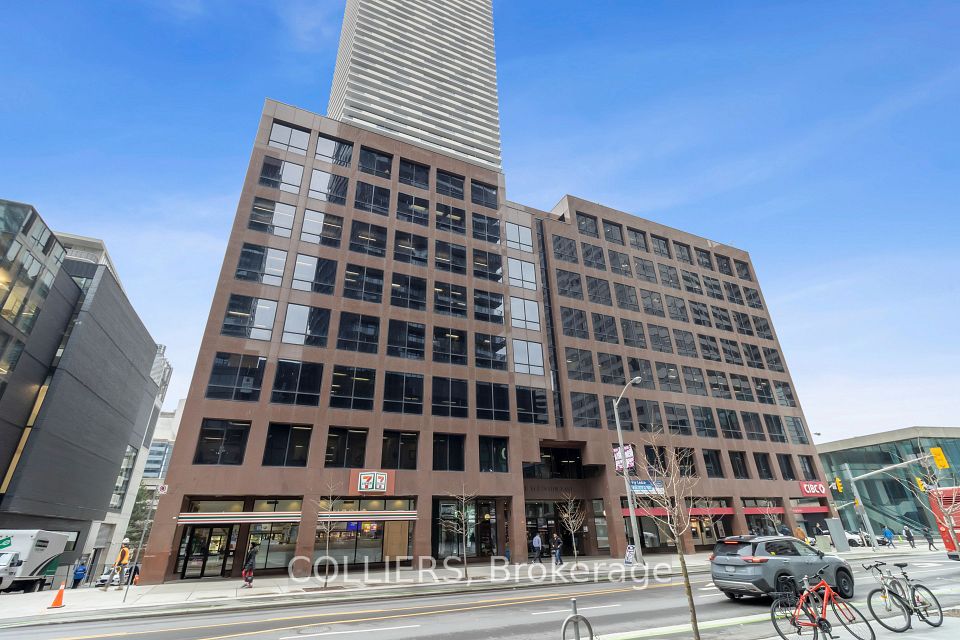 1 Eglinton Avenue E 407, Toronto C10, ON M4P 3A1