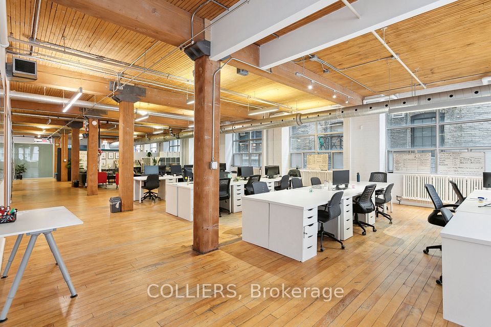 30 Duncan Street 202, Toronto C01, ON M5V 2C3