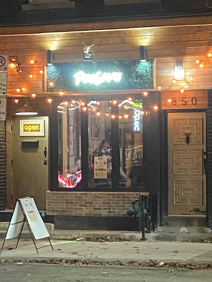 850 Bathurst Street, Toronto C02, ON M5R 3G1