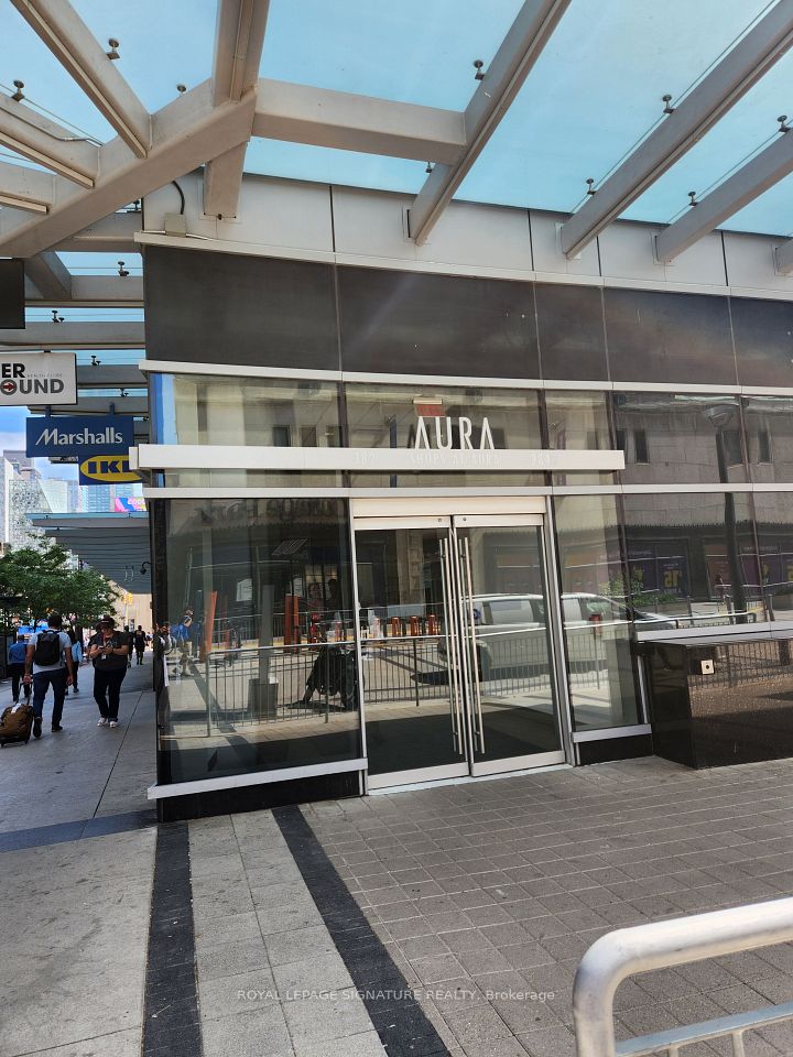 384 Yonge Street 47, Toronto C01, ON M5G 2K2