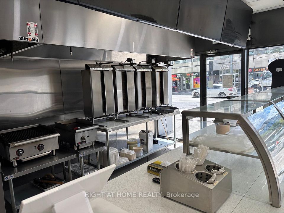 700 King Street W 105, Toronto C01, ON M5V 2Y6