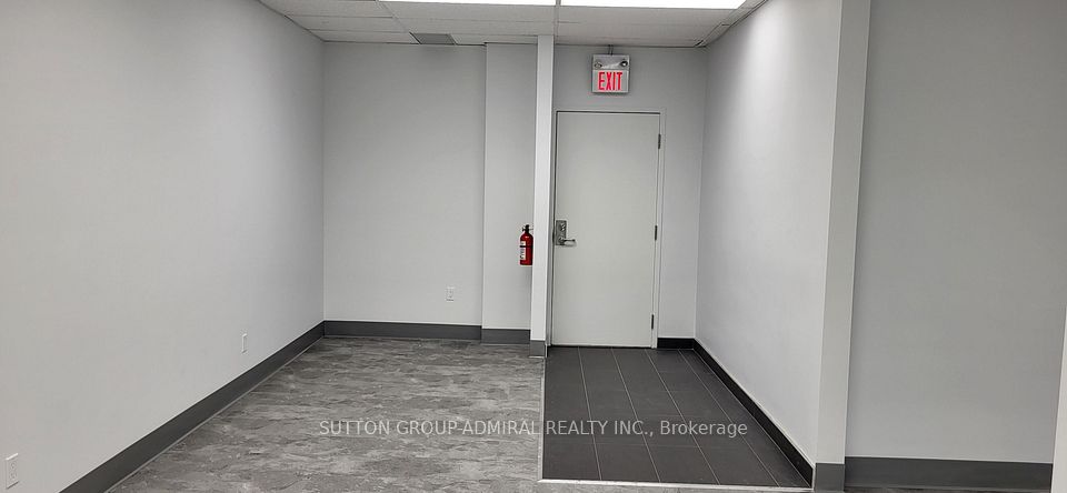 845 St Clair Avenue W 204, Toronto C03, ON M6C 1C2