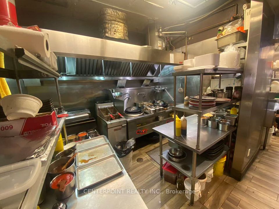 664 Yonge Street, Toronto C01, ON M4Y 2A6