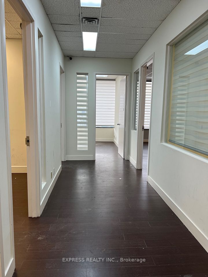 121 Willowdale Avenue 101, Toronto C14, ON M2N 6A3