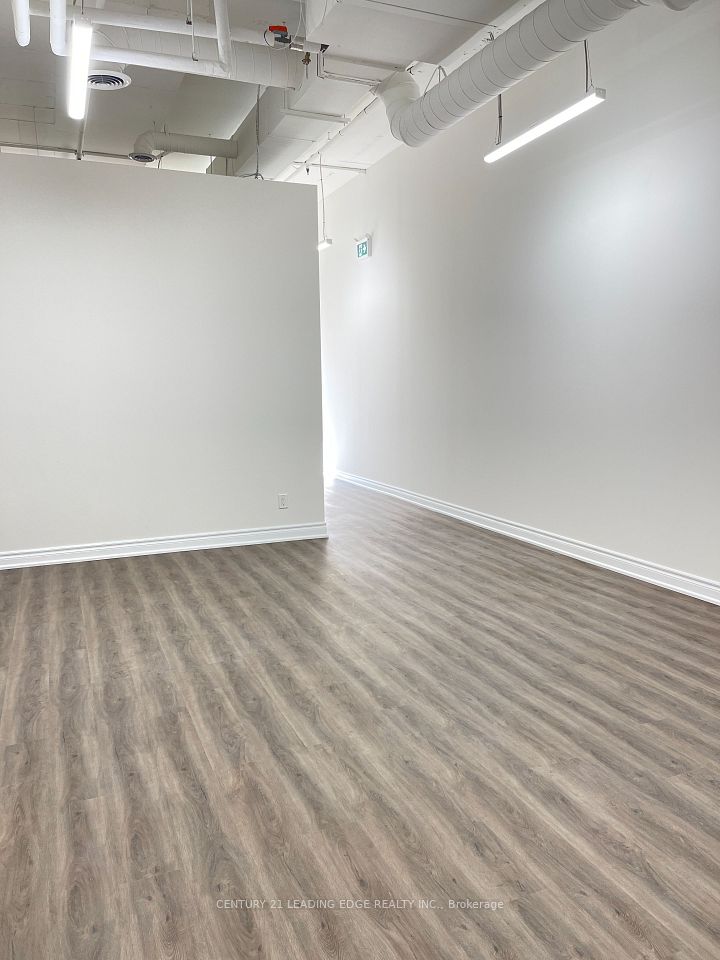 15 Wellesley Street W 223, Toronto C01, ON M4Y 0G7