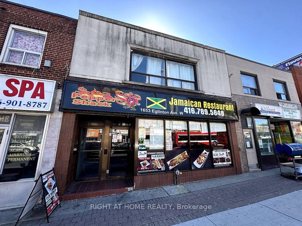 1653 Eglinton Avenue W, Toronto C03, ON M6E 2H1