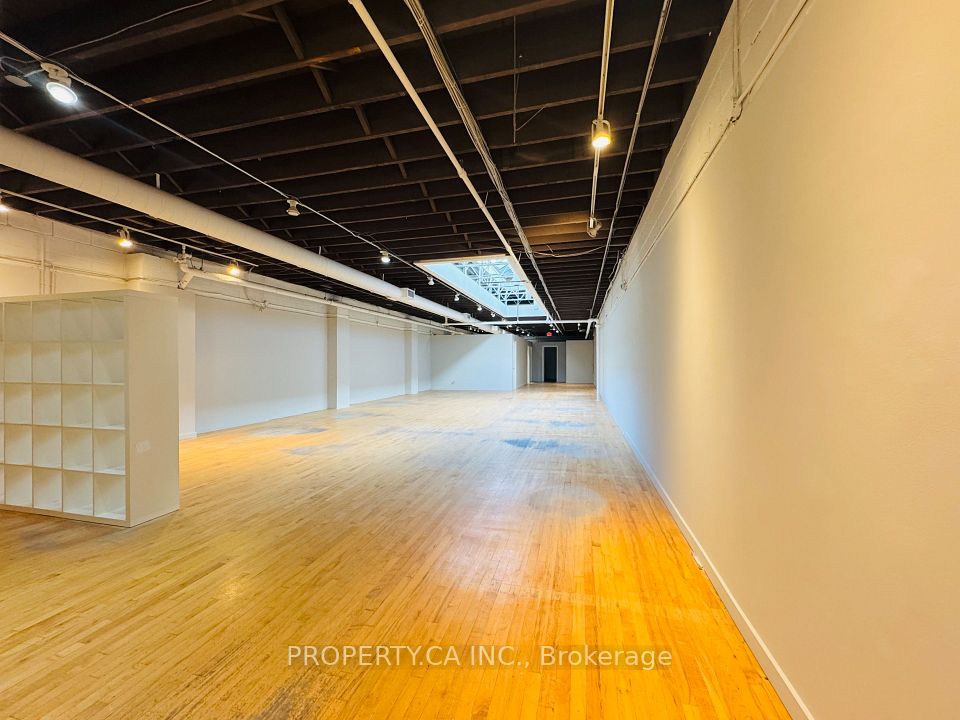 170 Bedford Road 302, Toronto C02, ON M5R 2K9