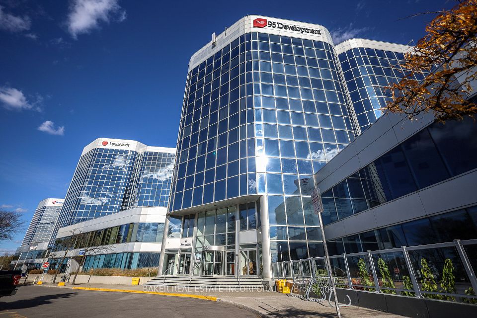 105 Gordon Baker Road 111-113, Toronto C15, ON M2H 3P8