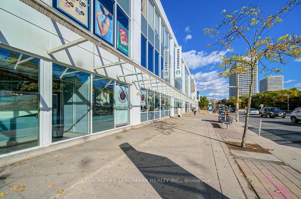 396 St Clair Avenue W, Toronto C02, ON M5P 3N3