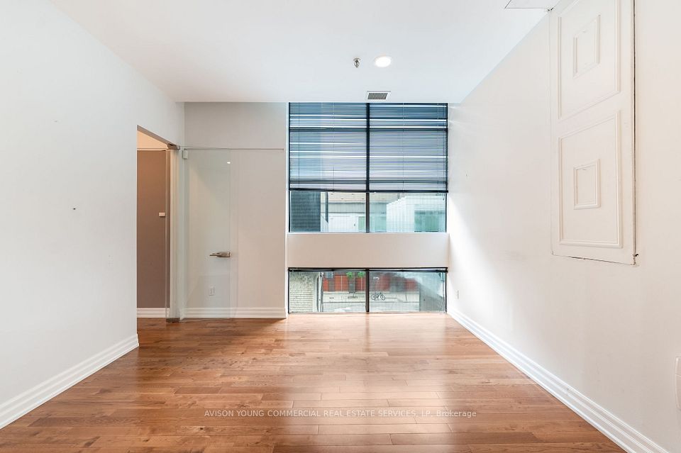 277 Richmond Street W, Toronto C01, ON M5V 1X1