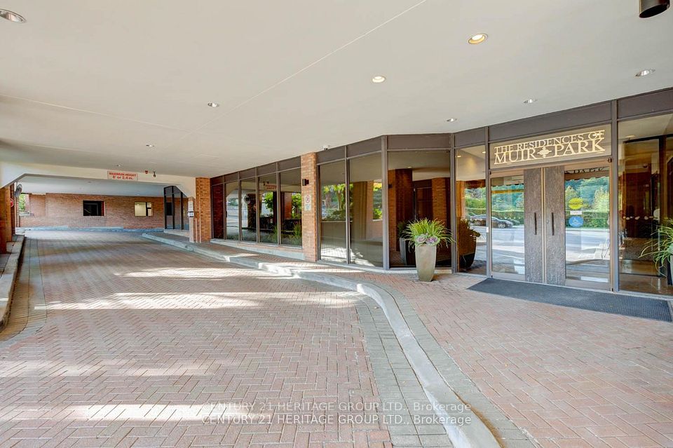 2900 Yonge Street 101, Toronto C04, ON M4N 3N8