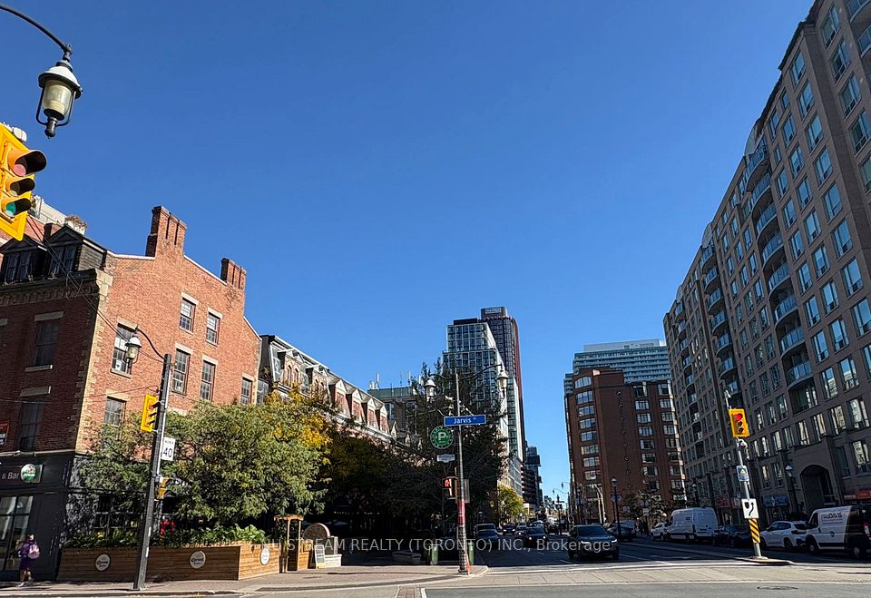 100 Front Street E 300, Toronto C08, ON M5A 1E1