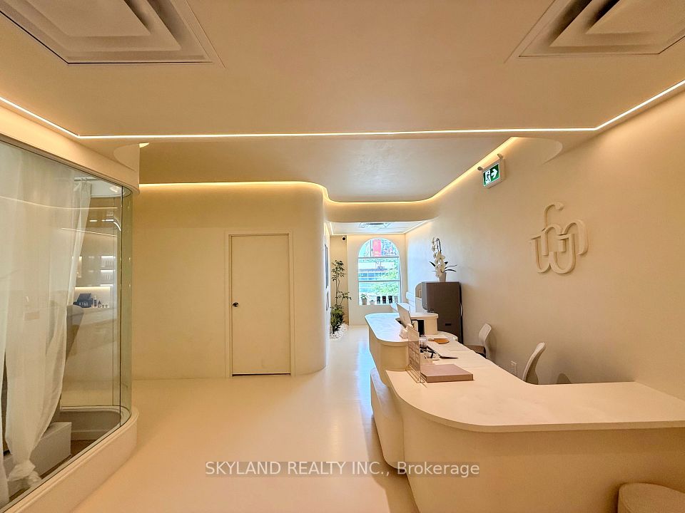 77 Finch Avenue W 305, Toronto C07, ON M2N 2H5