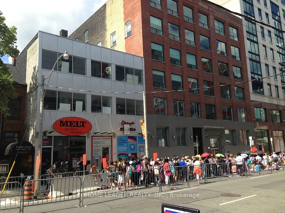 300 Richmond Street W 101, Toronto C01, ON M5V 1X2