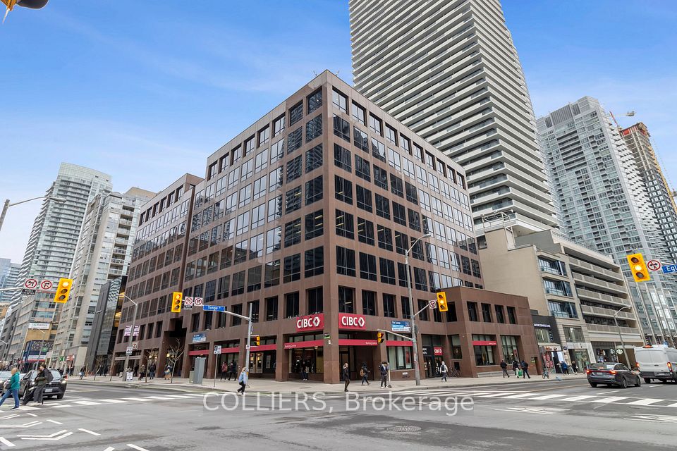 1 Eglinton Avenue E 617, Toronto C10, ON M4P 3A1