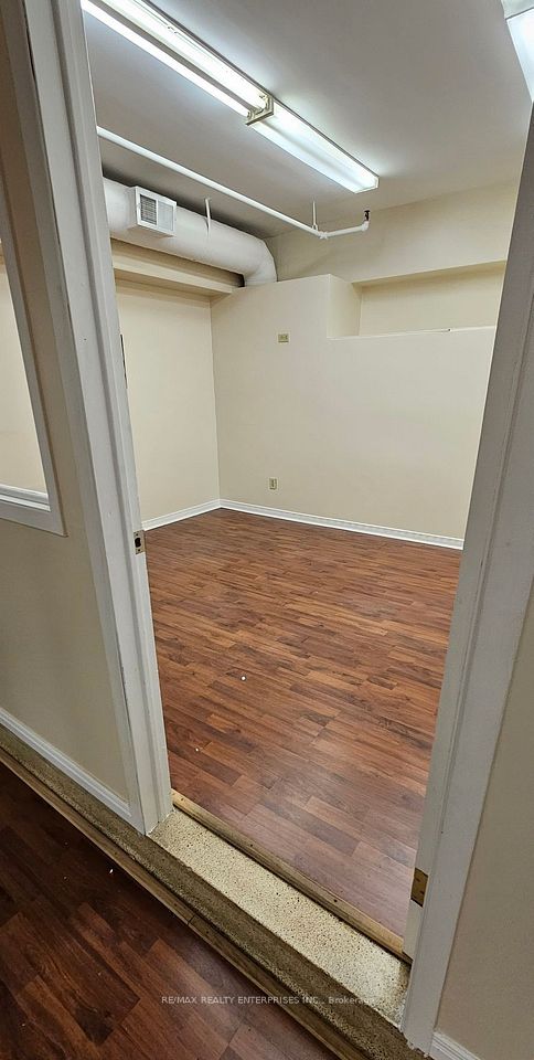 670 Bloor Street W 206, Toronto C02, ON M6G 1L2