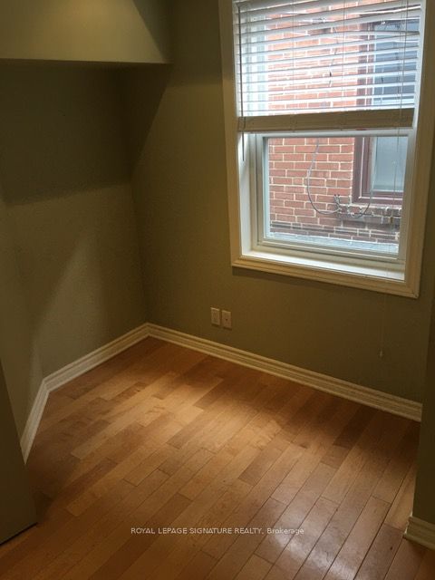 1174 Eglinton Avenue W 3, Toronto C04, ON M6C 2E3