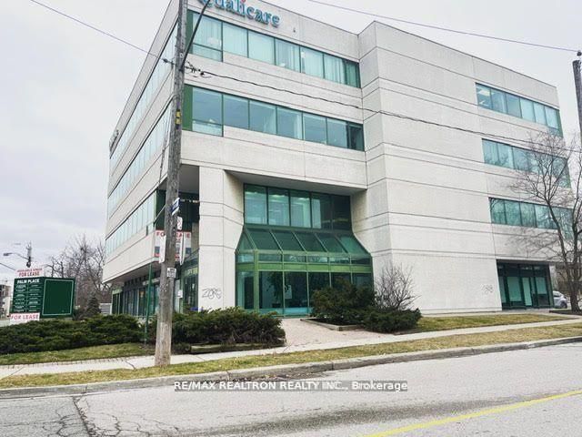 3910 Bathurst Street 201, Toronto C06, ON M3H 5Z3