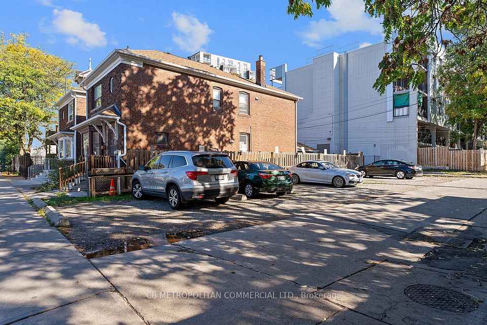 15-17 Augusta Avenue, Toronto, ON M5T 2K7 at 15-17 Augusta Avenue, Toronto, ON M5T 2K7, Toronto C01, ON, M5T 2K7