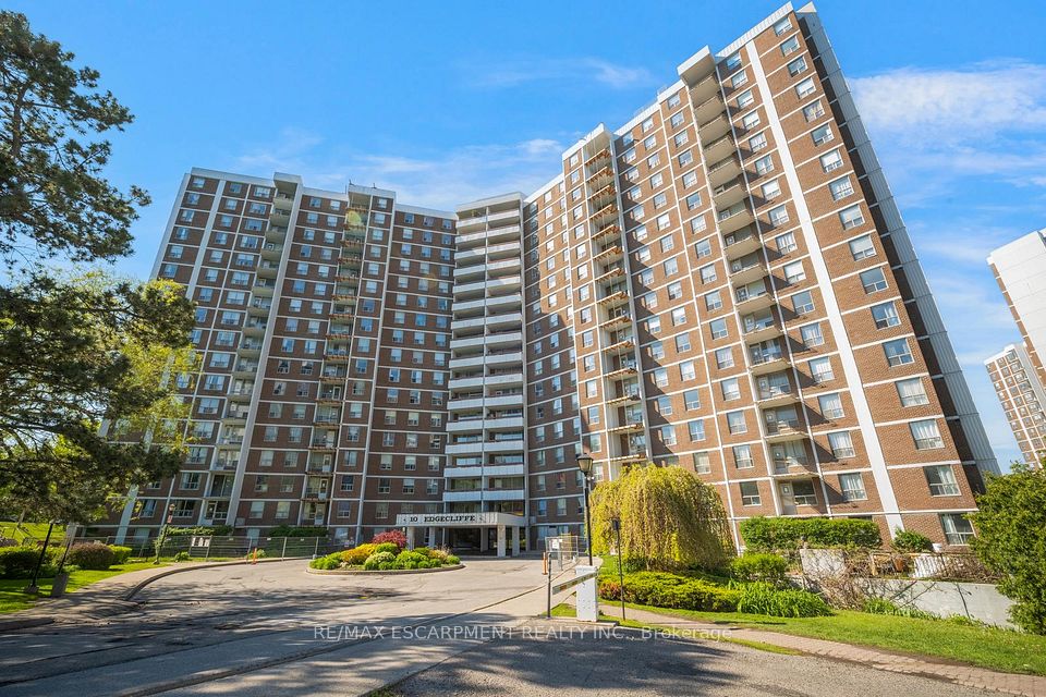 10 Edgecliff Golfway 206, Toronto, ON M3C 3A3 at 10 Edgecliff Golfway 206, Toronto, ON M3C 3A3, Toronto C11, ON, M3C 3A3