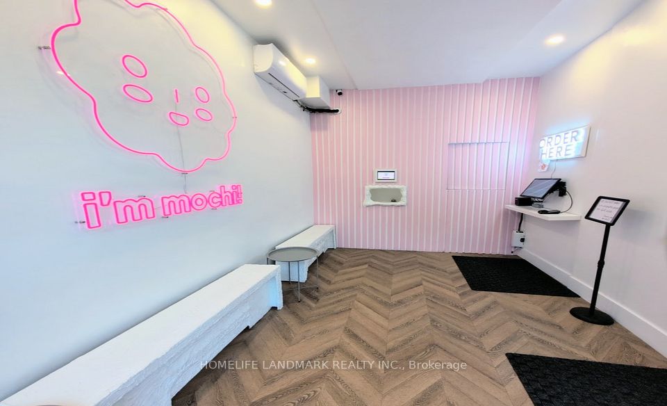 677 Queen St Street W, Toronto C01, ON M6J 1E6