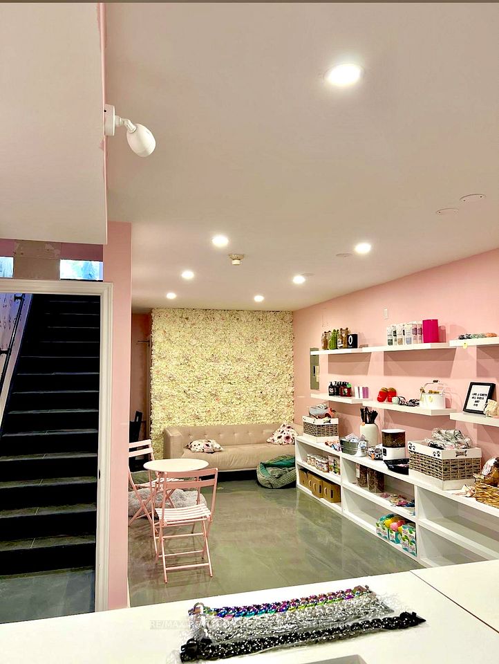 642 Queen Street W Bsmt, Toronto C01, ON M6J 1E4