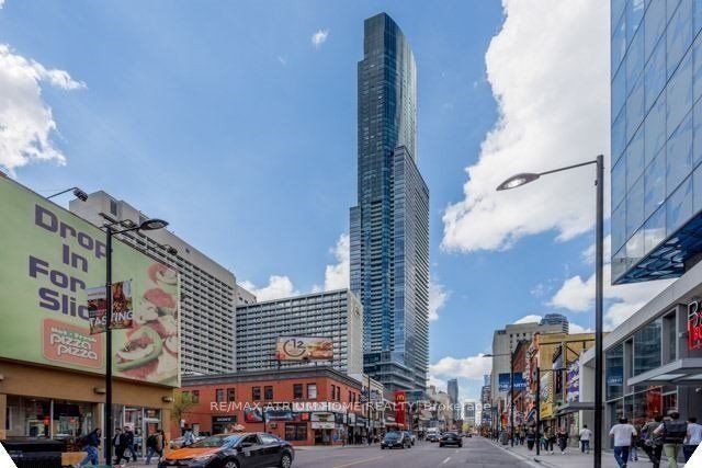 384 Yonge Street 31, Toronto C01, ON M5B 1L2