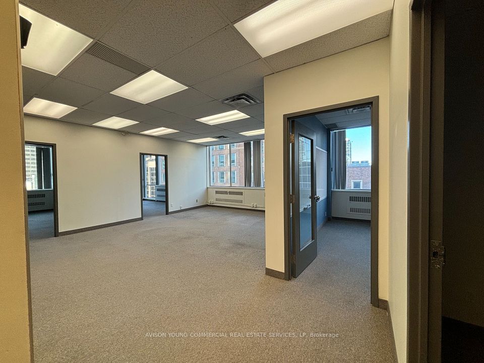 55 Eglinton Avenue E 701, Toronto C10, ON M4P 1G8