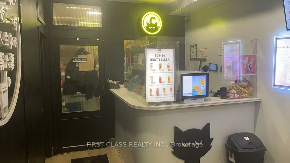 201 Dundas Street W, Toronto C01, ON M5G 1C8