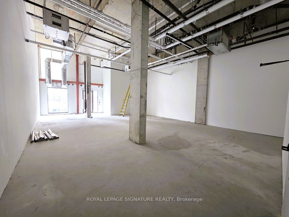 500 Wilson Avenue 33, Toronto C06, ON M3H 0E5