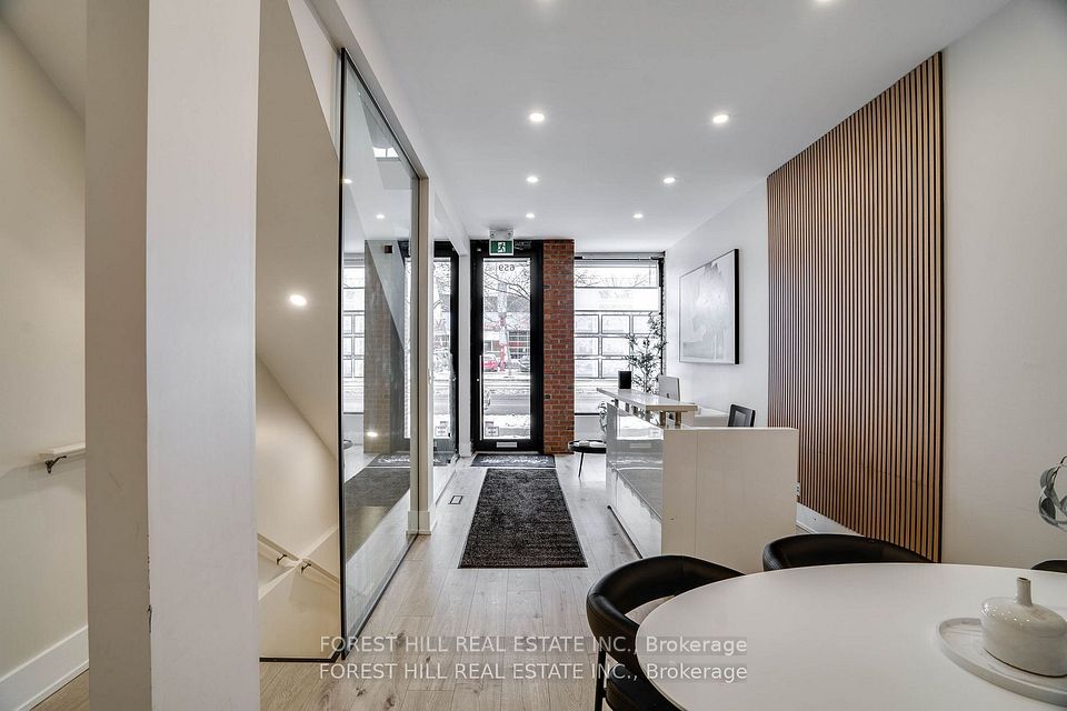 659 St Clair Avenue W, Toronto C02, ON M6K 0G7