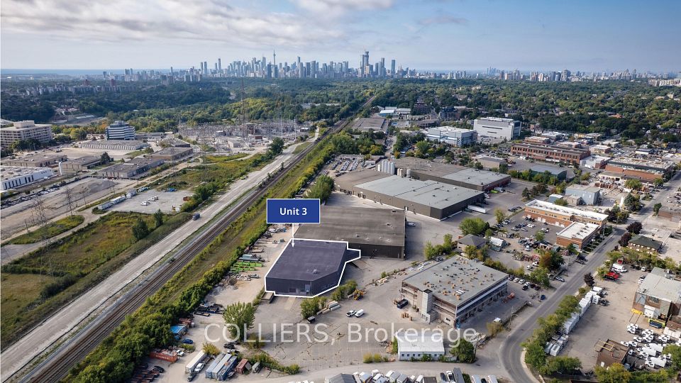 55 Esandar Drive 3, Toronto C11, ON M4G 4H2