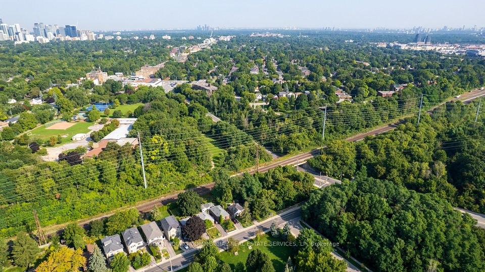 N/A Bayview Ave & Nesbitt Dr Avenue, Toronto C11, ON M4W 2G3