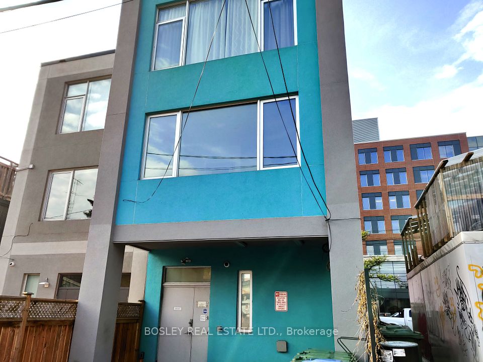 1052 Queen Street W 2nd Flr, Toronto C01, ON M6J 1H7