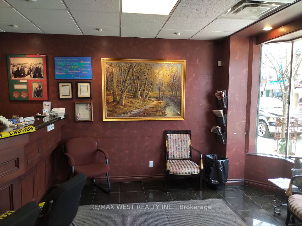 1015 Bloor Street W 2nd Flr SE, Toronto C01, ON M6H 1M1