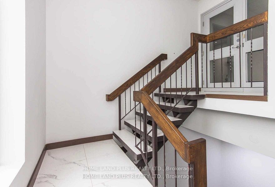 6174 Yonge Street 204, Toronto C07, ON M2M 3X1