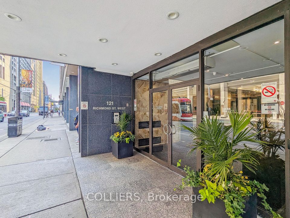 121 Richmond Street 801, Toronto C01, ON M5H 2K1