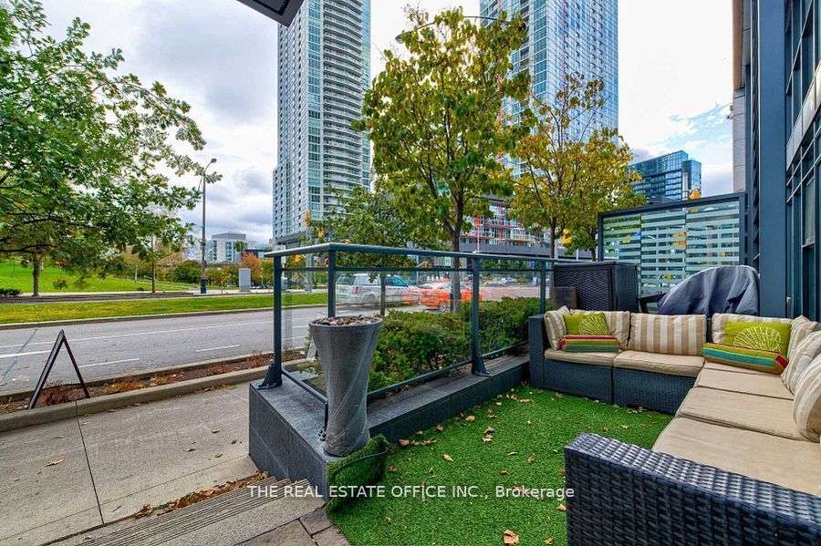 112 Fort York Boulevard G9, Toronto C01, ON M5V 4A3