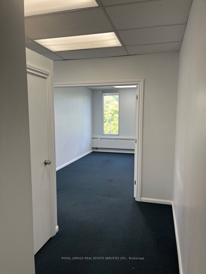 3335 Yonge Street 406, Toronto C04, ON M4N 2M1