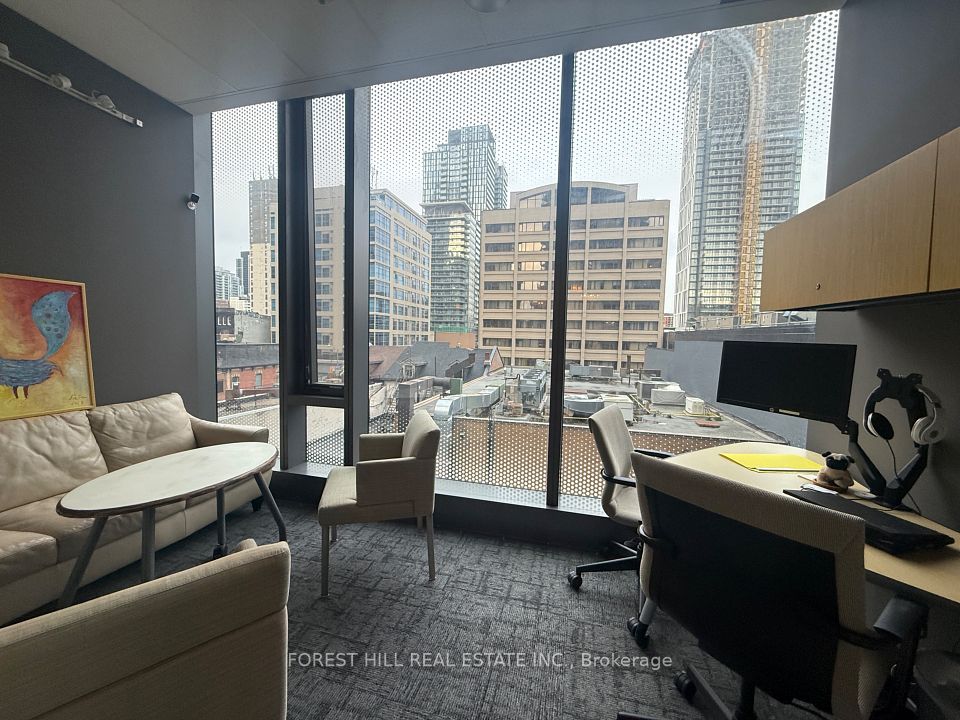 15 Wellesley Street W 313, Toronto C01, ON M4Y 0G7