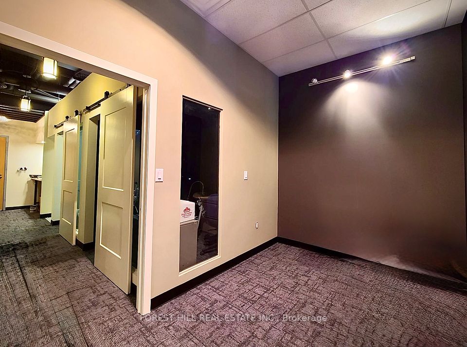 15 Wellesley Street W 313, Toronto C01, ON M4Y 0G7