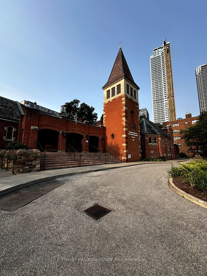 525 Bloor Street E Lower, Toronto C08, ON M4W 1J1