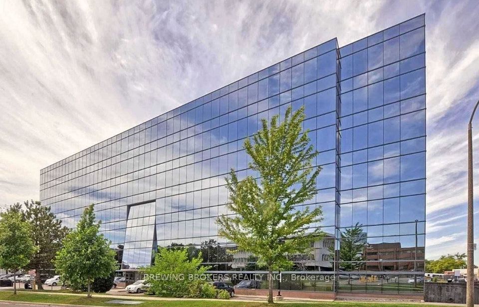 18 Wynford Drive 208, Toronto C13, ON M3C 3S2