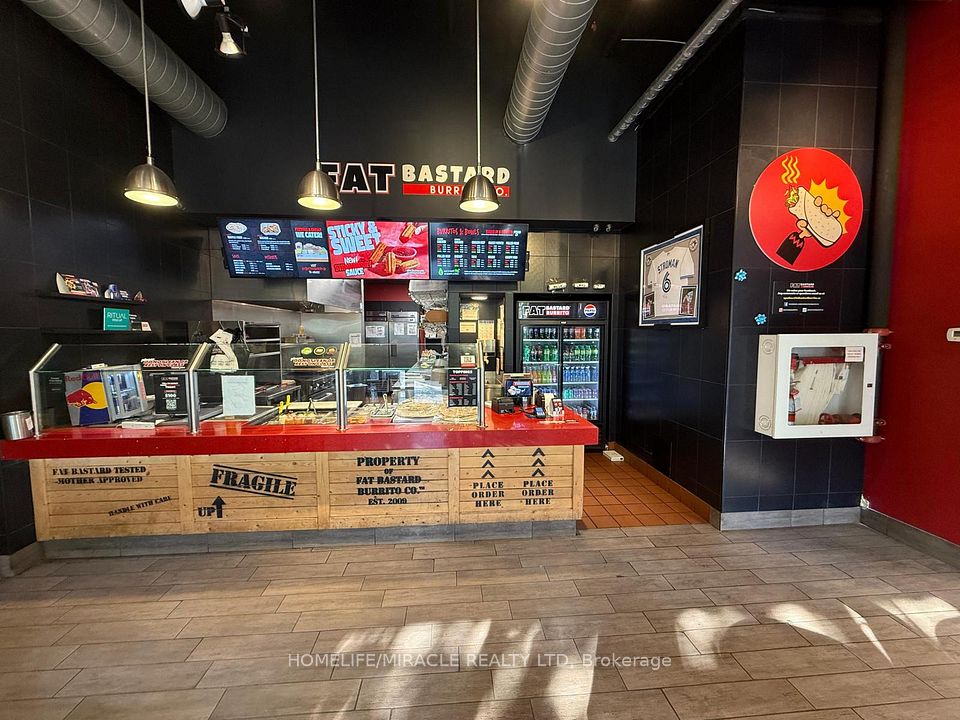 11 Spadina Avenue, Toronto C01, ON M5V 3X8