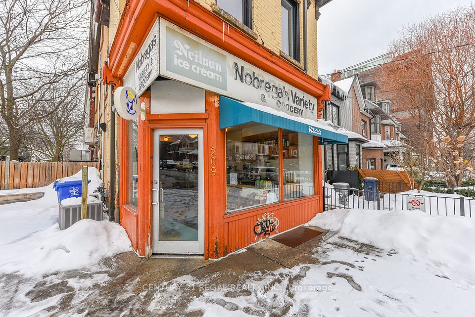 209 Dovercourt Rd. Road, Toronto C01, ON M6J 3C7