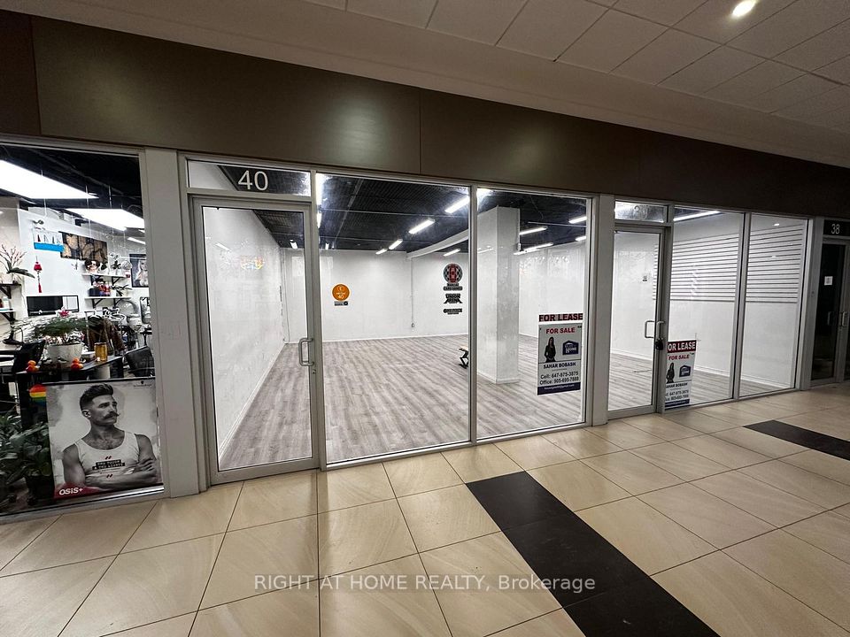 384 Yonge Street 40, Toronto C01, ON M5B 1S8