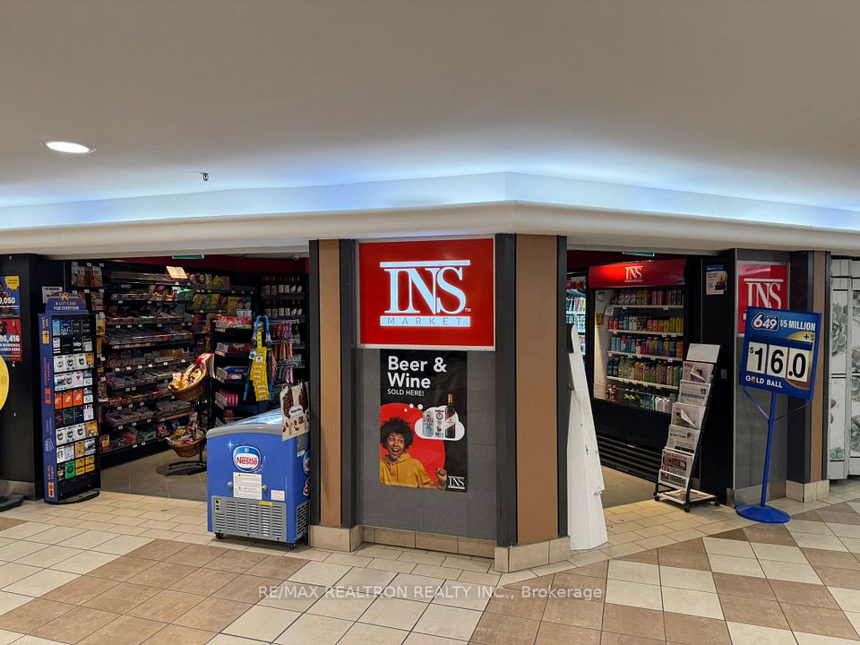 2 Bloor Street R9, Toronto C09, ON M4W 3E2