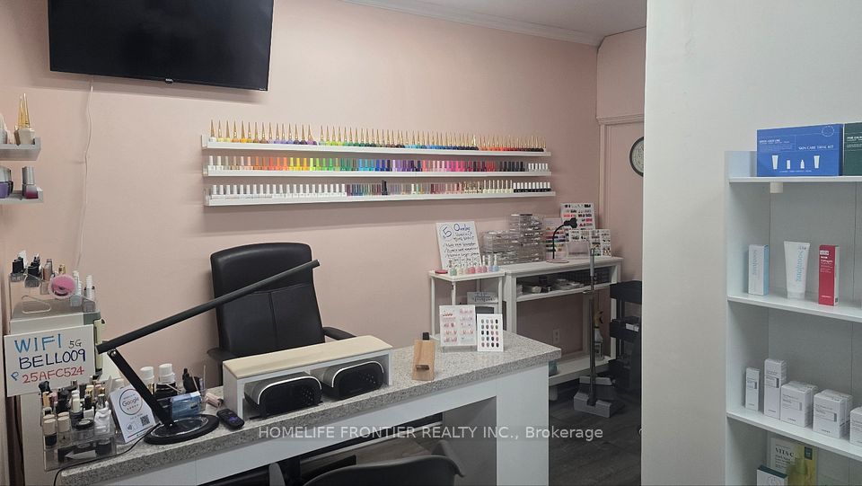 620 Bloor Street W 2nd Floor, Toronto C02, ON M6G 1K7